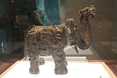 Shang Bronze Elephant Zun (10111970773)