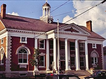 Stowe Town Hall (8063120316).jpg