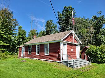 10th District Schoolhouse, Millington CT.jpg