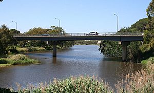 Barwon-river-geelong-princes-bridge