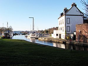 Bowling basin and sea lock