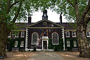 Cmglee London Geffrye Museum front