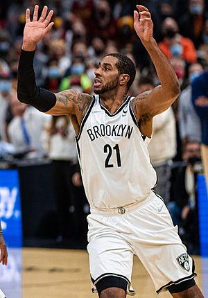 LaMarcus Aldridge (51830745547) (cropped).jpg