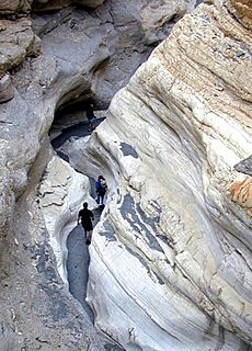 Mosaic Canyon narrows 1