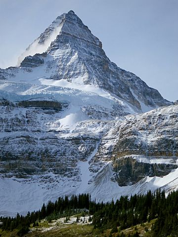 Mount Assiniboine massif.jpg