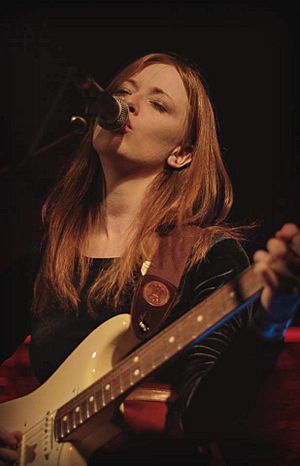 Orla Gartland "Smooch" Photo.