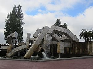 Vaillancourt Fountain, San Francisco (2013)