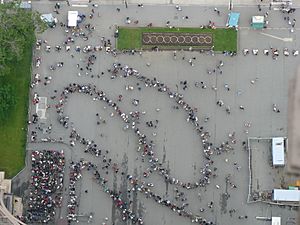 Warteschlange vor dem Eiffelturm