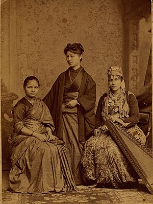 Kei Okami (center) with Anandi Gopal Joshi (left) and Sabat Islambouli (right), picture from 10 October 1885