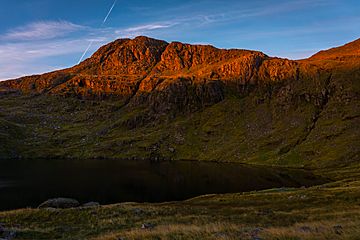 Esk Pike in Sunrise (14848604829).jpg