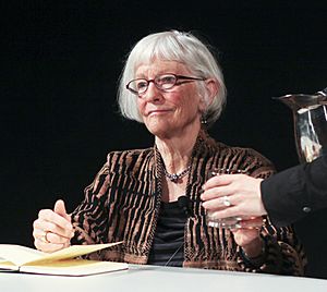 Joan Jonas (4518929754).jpg