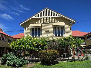 Suburban Timber School Building (2015)