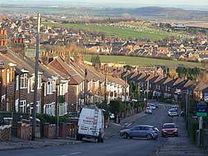 The descent into Carlton Valley - geograph.org.uk - 1144670.jpg