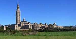 Universidad Laboral gijon (cropped)