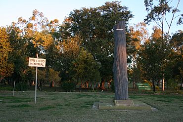 Clermont-flood-memorial-outback-queensland-australia.jpg