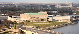 Columbus-ohio-veterans-memorial