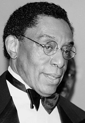 Don Cornelius (32841370748).jpg