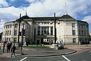 Wandsworth Town Hall-13492313114