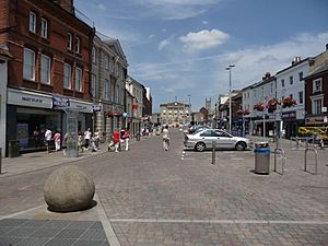 Andover - High Street - geograph.org.uk - 2191677.jpg