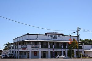 Cloncurry-pub-outback-queensland-australia