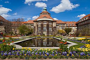 Edificio principal, Jardín Botánico, Múnich, Alemania 2012-04-21, DD 04