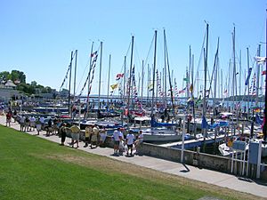 Mackinacislandsailboatsafterporthuronrace2006