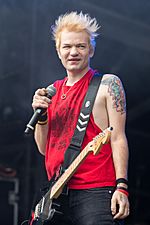 Sum 41 - 2017154162559 2017-06-03 Rock am Ring - Sven - 1D X II - 0944 - AK8I8786 (Cropped)