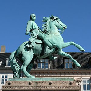 Absalon statue