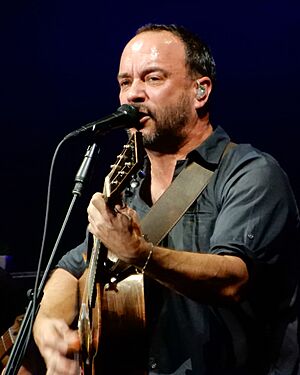 Dave Matthews in Concert (43501212971).jpg