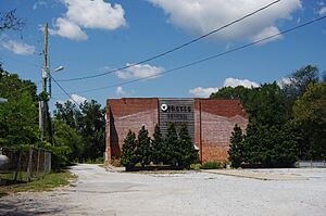 Elkmont-Belle-Chevre-Creamery-al