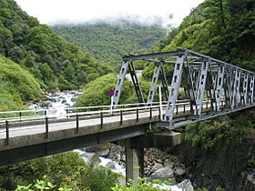 Gates of Haast Bridge 08.jpg