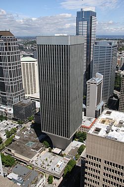 Rainier Tower Seattle Washington.jpg