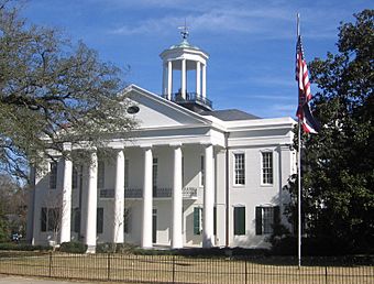 Raymond Courthouse.jpg