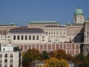 Budavári lovarda Főőrségi épület és Stöckl-lépcső