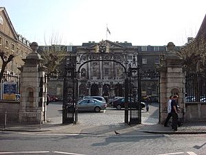 Guy's Hospital - geograph.org.uk - 1024236.jpg