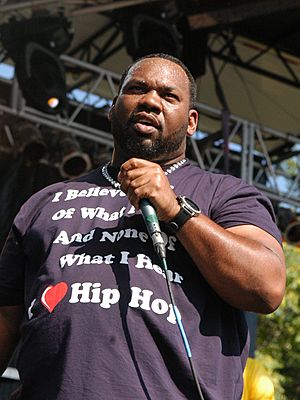 Raekwon at the Pitchfork Music Festival (cropped).jpg