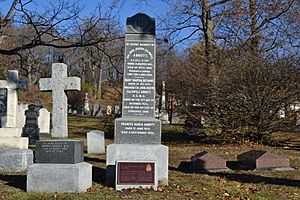 Cimetière Mont-Royal - Monument en l'honneur de John Joseph Caldwell Abbott 03