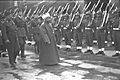 EMIR ABDULLA OF TRANSJORDAN INSPECTING AN HONOR GUARD OF ARAB LEGION SOLDIERS AT HAIFA PORT BEFORE BOARDING HIS SHIP TO TURKEY. האמיר עבדלה מירדן, סוקD1-002