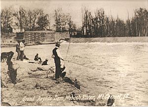 Grand Rapids Dam 1906.jpg