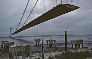 Humber Bridge under construction - geograph.org.uk - 1599900