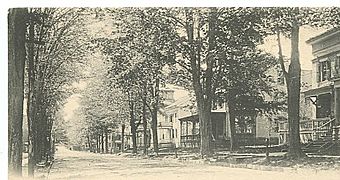 PostcardBroadStreetMiddletownCT1905 (cropped).jpg