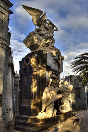 Recoleta-Paz Monument