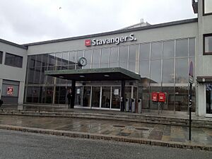 Stavanger stasjon 2013-04-28 10.34.24