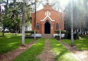 Capela-cemitério-do-campo-santa-bárbara-d'oeste-sp