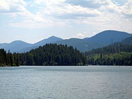 Cle Elum Lake (533523210).jpg