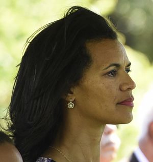 Fredricka Whitfield at gravesite ceremony.jpg