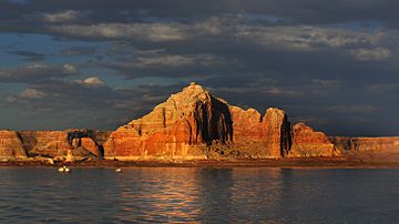 On Lake Powell Utah, (8096258858).jpg