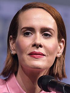 Sarah Paulson (42754338105) (cropped).jpg