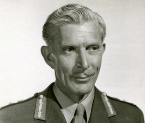 Alan Napier 1949.GIF