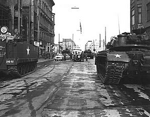 Checkpoint Charlie 1961-10-27